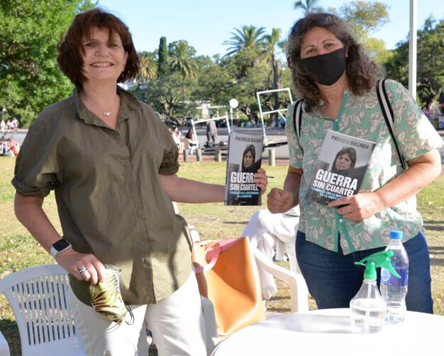 patriciabulrich-libro-en-mano-completo