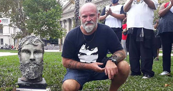 santiago-maldonado-busto-destacada